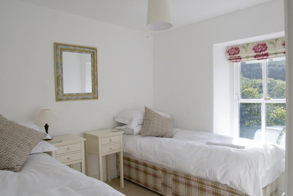 Bronfelin & Troed-Y-Rhiw Holiday Cottage 슬란티드웰즈 외부 사진